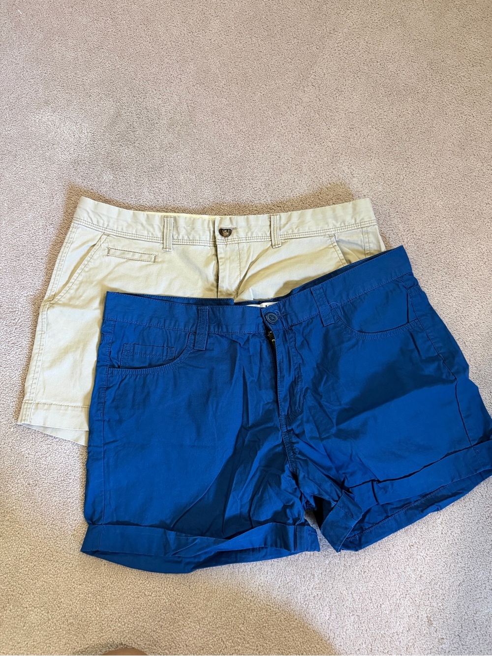 Old Navy Blue and Cream Women’s Shorts Duo